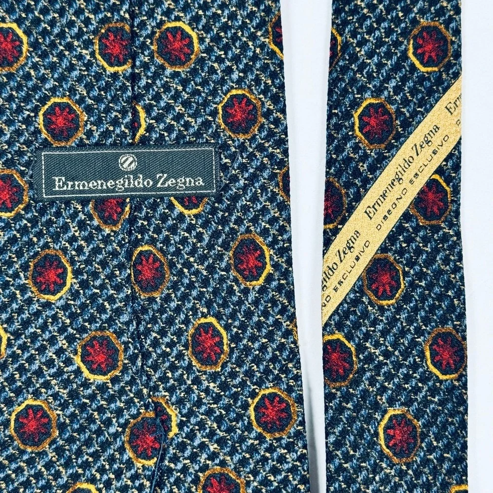 Ermenegildo Zegna Silk Tie Blue Red‎ Gold Medallion Made in Italy Designer